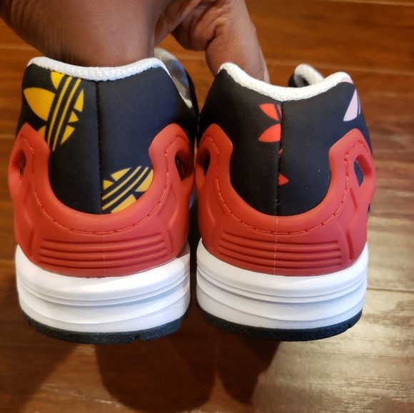 Adidas Womens Running Shoes Size 6.5Y/8W - Picture 14 of 16